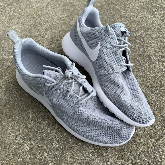 nike roshe size 9